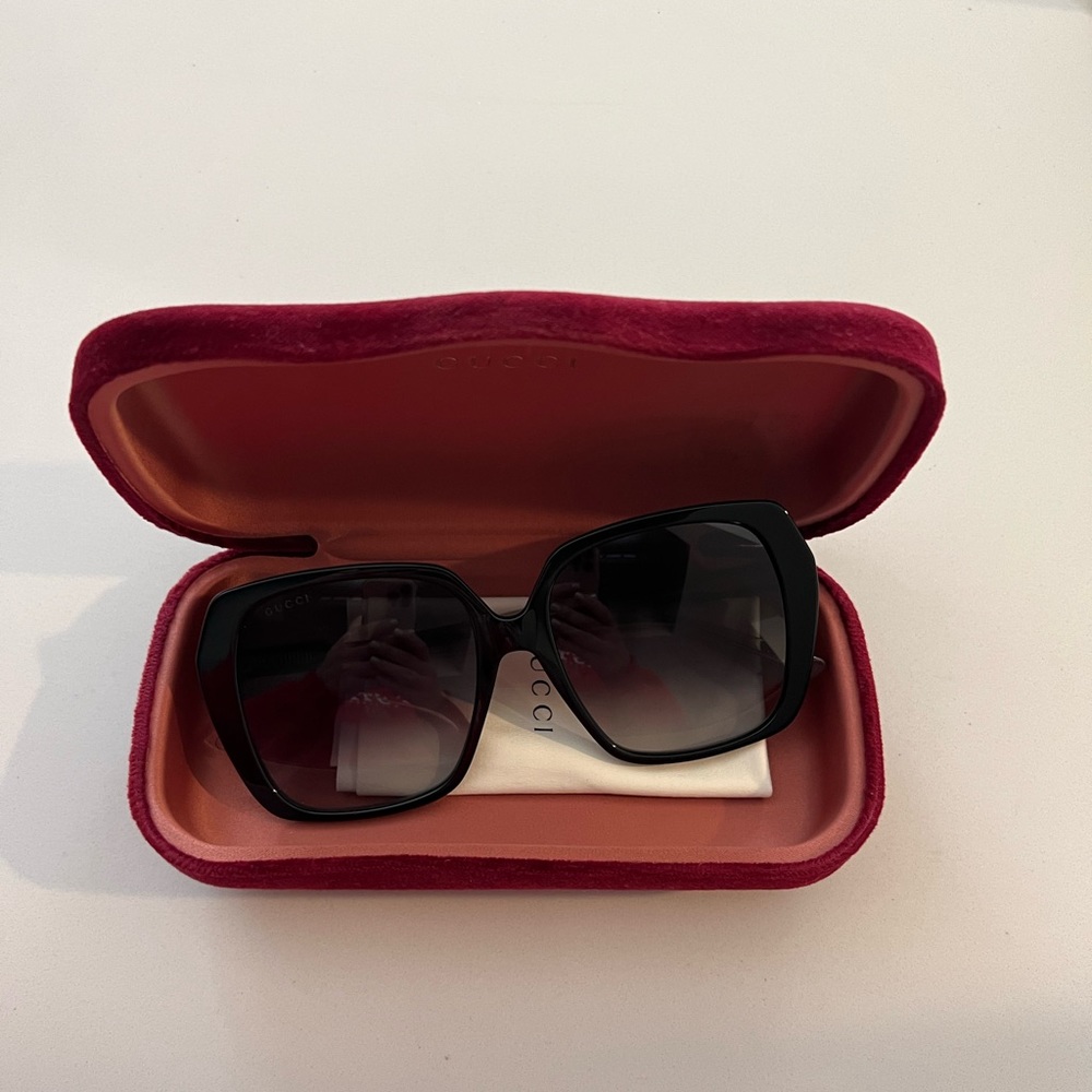 Gucci oversized square frame